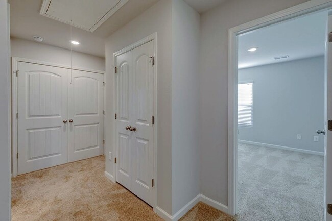 Building Photo - *** COMING SOON! ***  Spacious & Stylish 5...