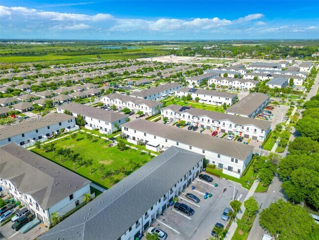 Building Photo - 617 SW 11th St