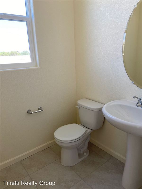 Building Photo - 268 Sullivan Dr