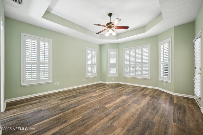 Building Photo - 4565 E Seneca Dr