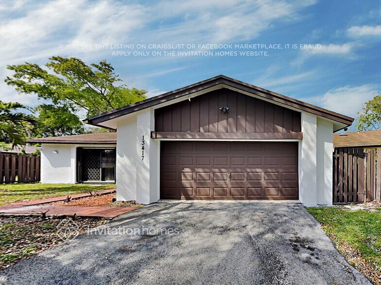 Primary Photo - 13417 SW 108th St Cir