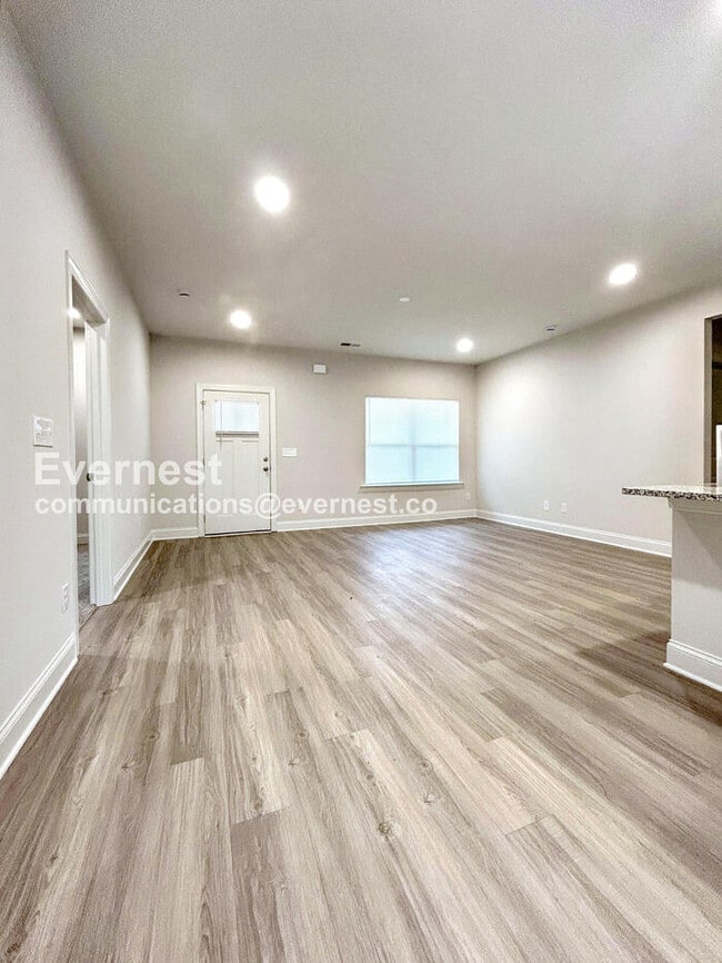 Building Photo - 1410 Austin St