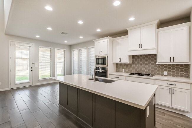 Building Photo - 8823 Morning Glow Dr