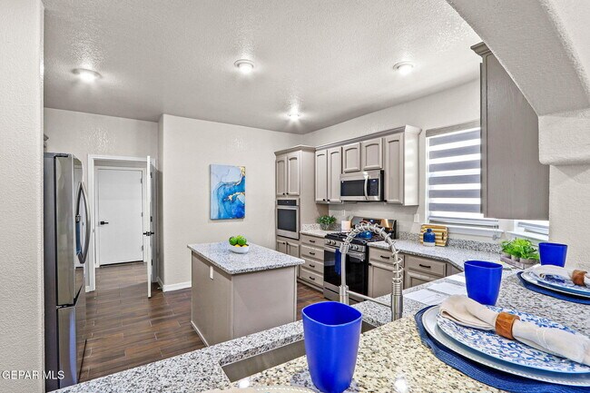 Building Photo - 3121 Tierra Paola Ln