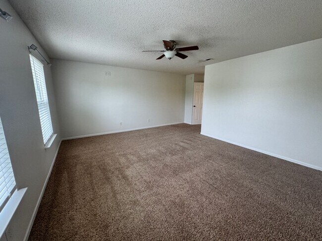 Building Photo - 1723 Elijah Blue Dr