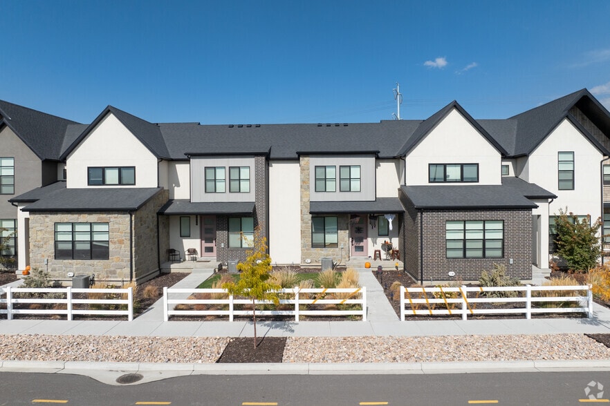 Building Photo - Snow Springs Towns