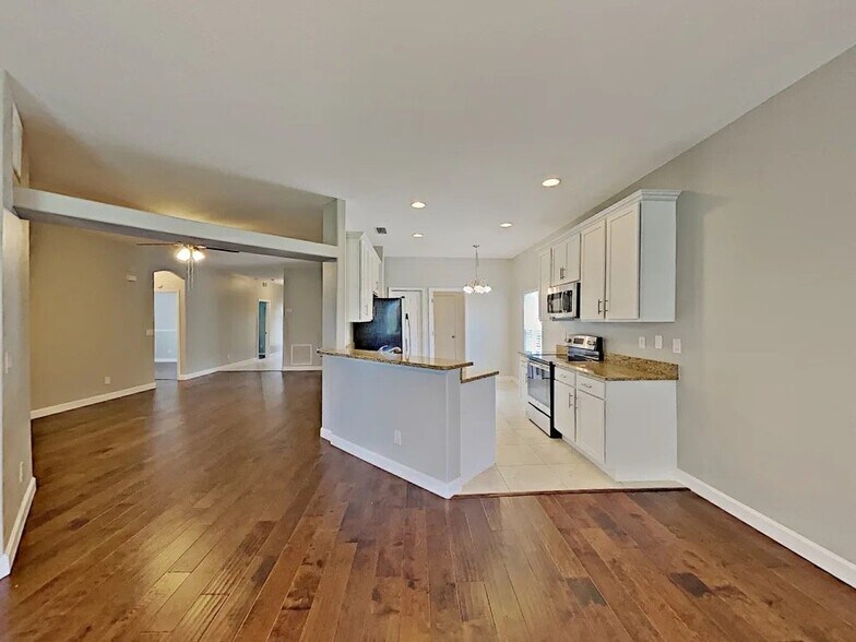 Building Photo - 5608 Duskywing Dr
