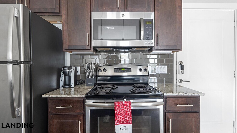 Building Photo - 4300 Cromwell Dr
