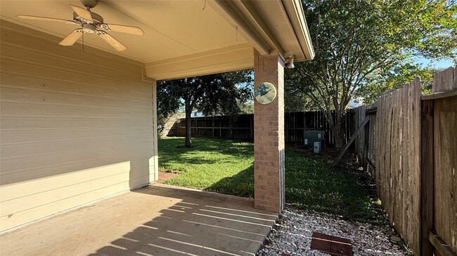 Building Photo - 25923 Hopson Meadows Dr
