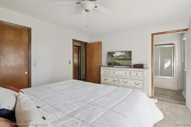 Building Photo - 245 Lynbrook Dr