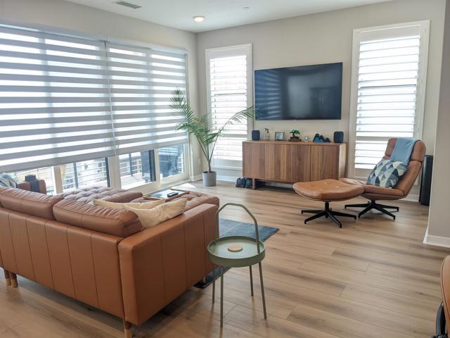 Building Photo - 2950 Via Alta Pl