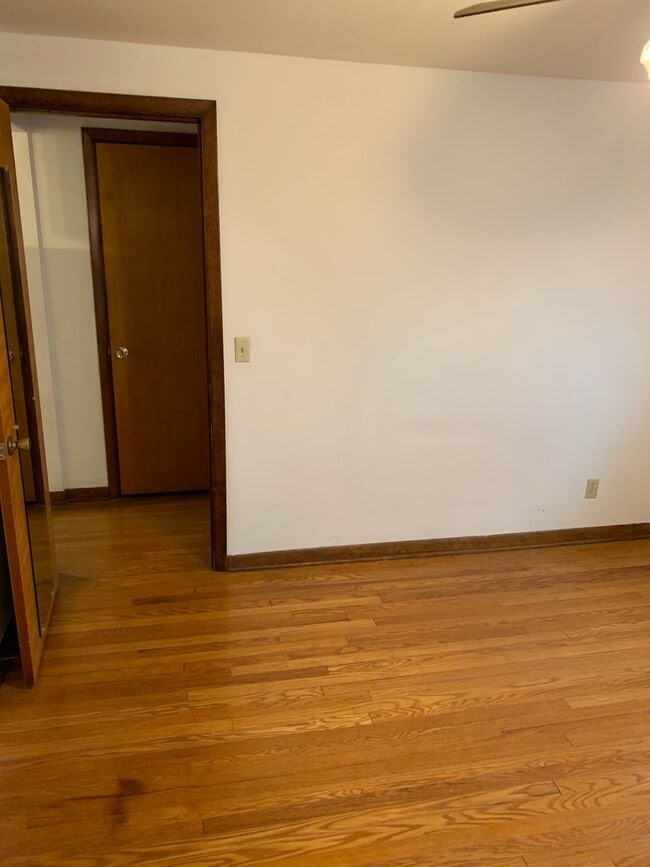 Building Photo - 3489 Nandale Dr