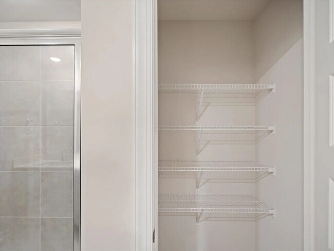 Building Photo - 640 Orsman Trl
