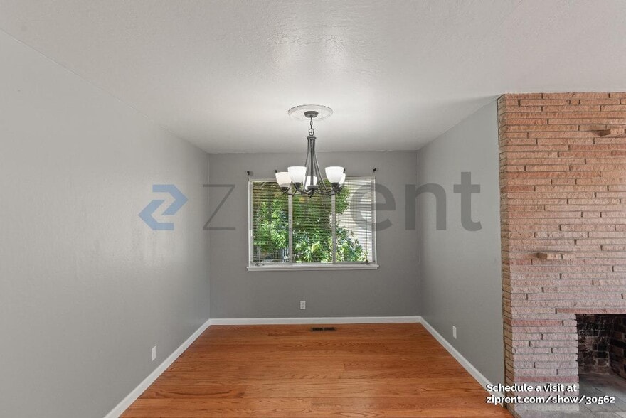 Building Photo - Unit