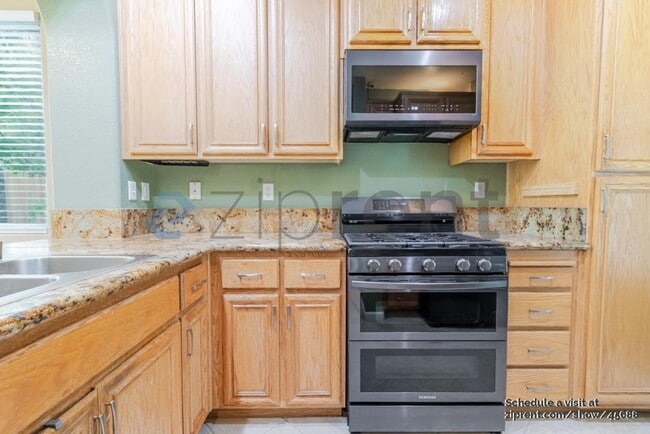Building Photo - 4919 Jurgenson Way