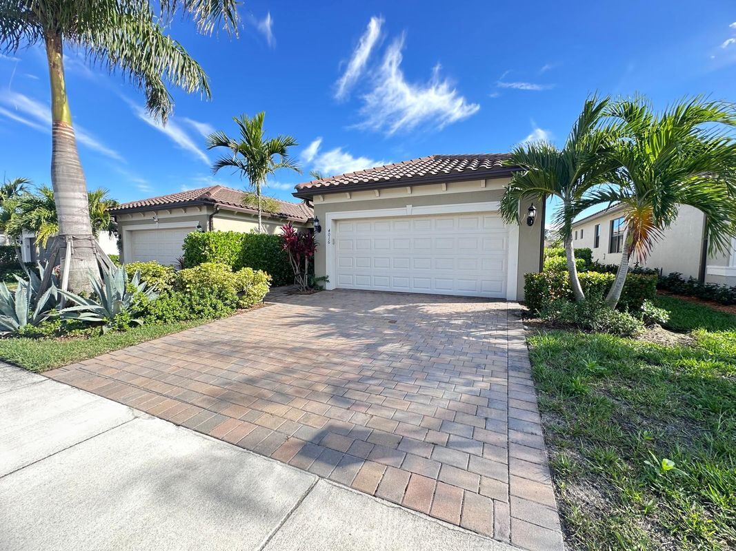 Building Photo - 4016 Basket Oak Cir