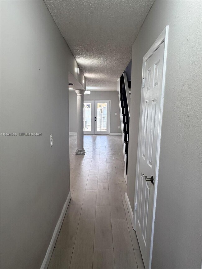 Building Photo - 1705 W 57th St