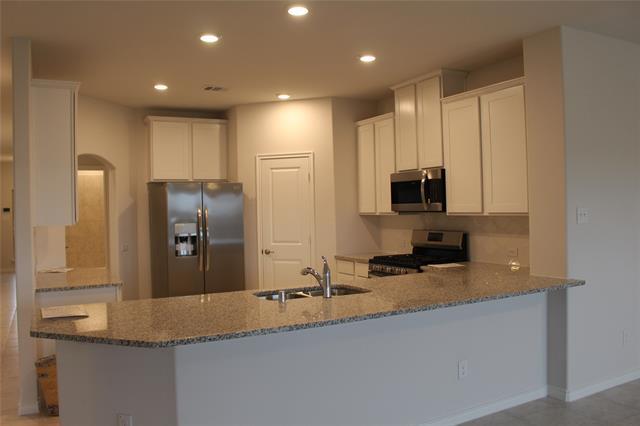 Building Photo - 5010 Flanagan Dr