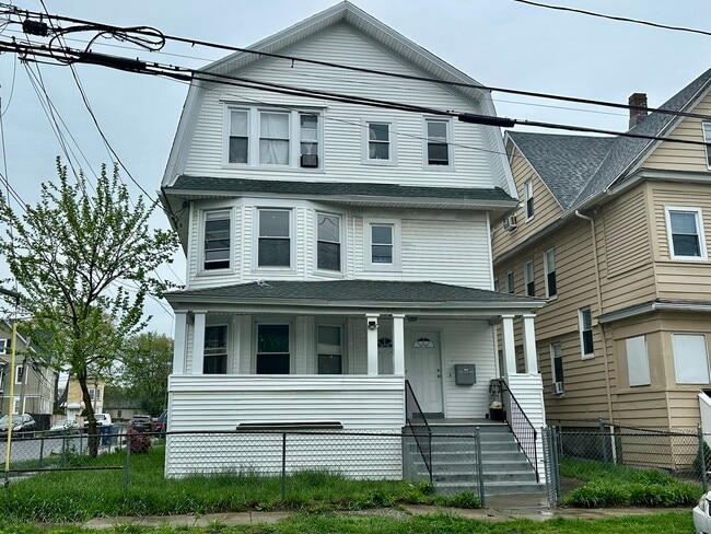 Primary Photo - 176 Davenport St