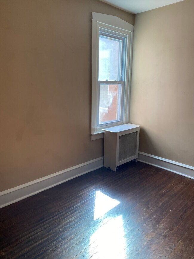 Building Photo - Now Available-3 Bedroom Norristown Rental!