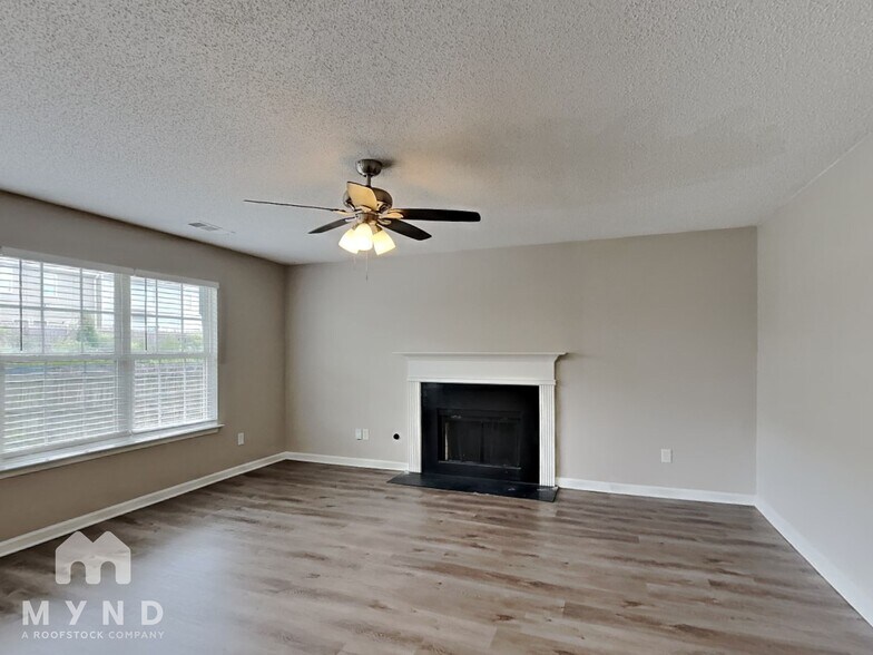 Building Photo - 11640 Registry Blvd