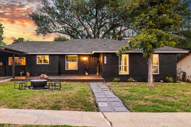 Building Photo - 4807 Carsonhill Dr