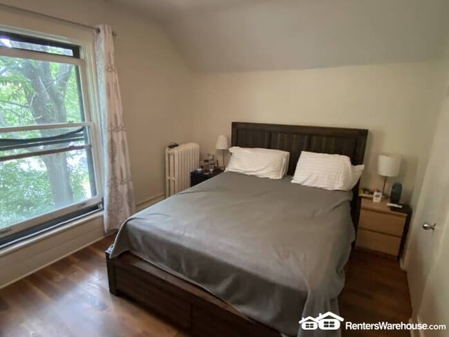 Building Photo - 4BR 2BA HOME IN UPTOWN AVAILABLE 10/4!