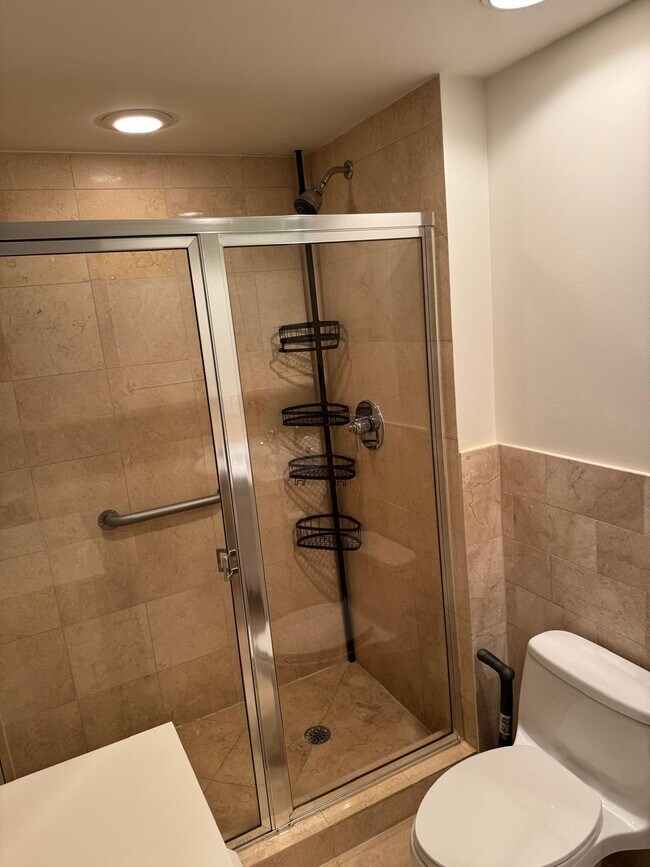 Building Photo - 1800 S Ocean Dr