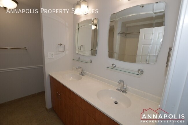 Building Photo - 1117 Primrose Ct