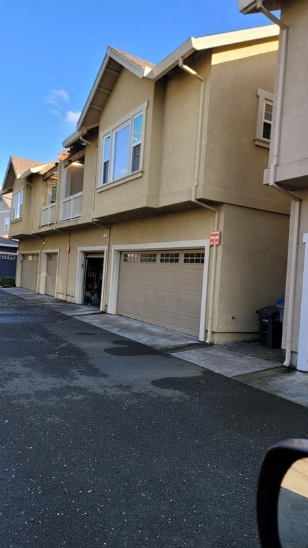 Building Photo - 426 Matteri Cir