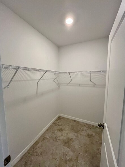 Building Photo - 858 Rue Labeau Cir