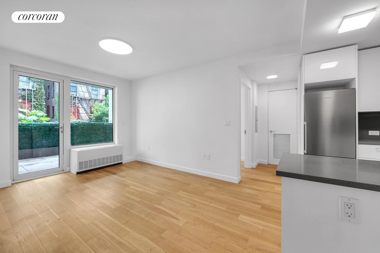 Building Photo - 111 E 115th St