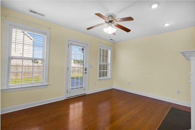 Building Photo - 201 Quincy Ct