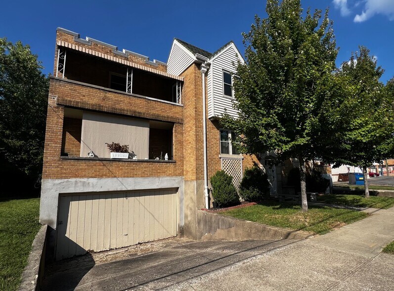 Building Photo - 4912 Relleum Avenue