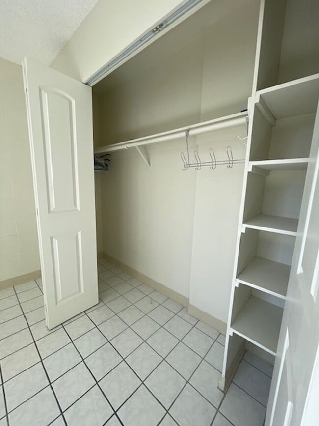 Building Photo - Charming 1-Bedroom, 1-Bath Likini West Unit – Available March 1