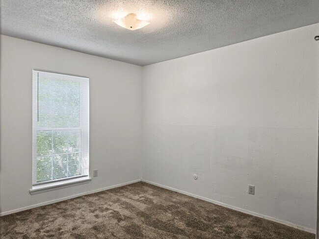 Building Photo - 8922 Kempwood Dr