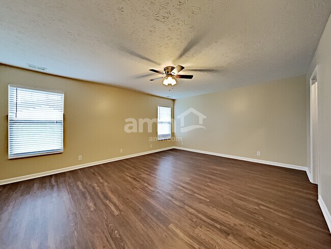 Building Photo - 3195 Hidden Creek Dr