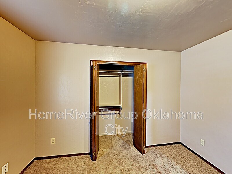 Building Photo - 1036 W Windsor Way