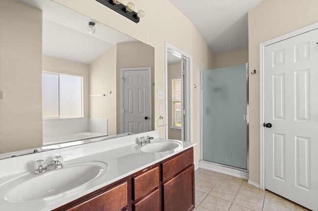 Building Photo - 6533 Crystal Ct