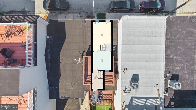Building Photo - 1005 Baylis St