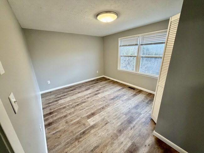 Building Photo - 253 Magnolia Ave