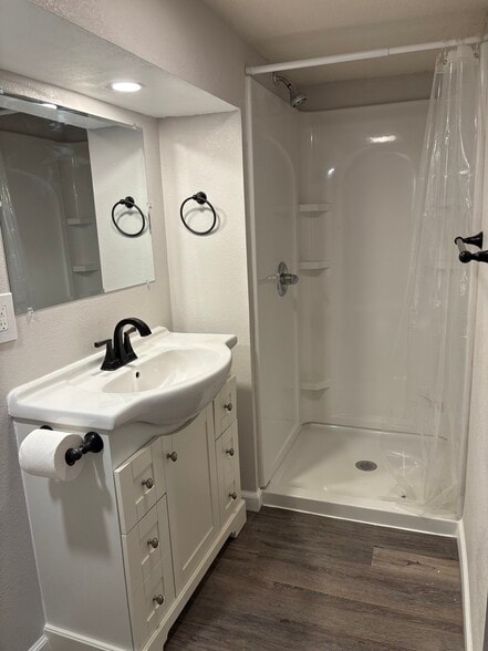 Building Photo - 914 N 6th St