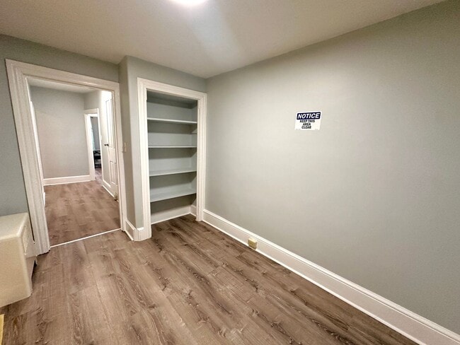 Building Photo - 546 N 11th St