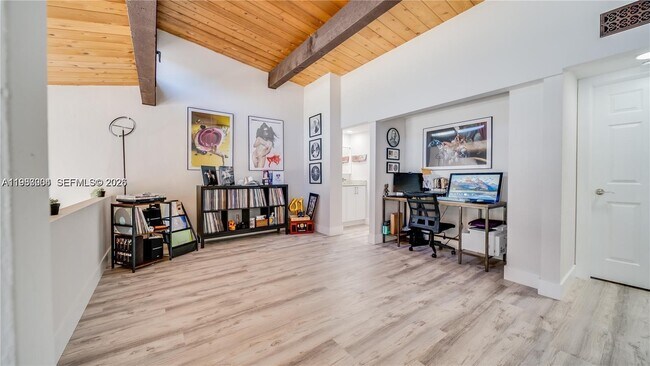 Building Photo - 10462 SW 78th St