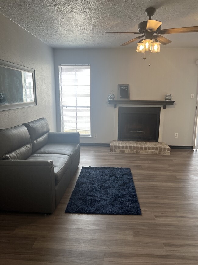 Building Photo - 7600 Emmett F Lowry Expy