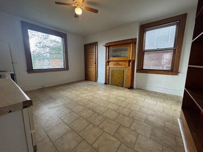 Building Photo - 4821 Centre Ave