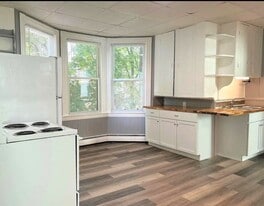 Building Photo - 98 Blake St