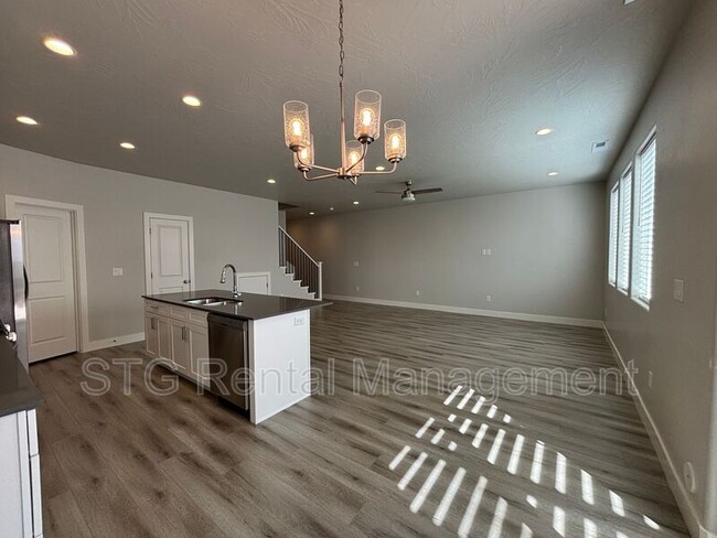 Building Photo - 1023 S 4380 W