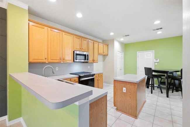 Building Photo - 10222 Thornmont Ln