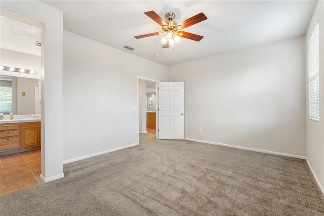 Building Photo - 1073 Huntly Dr